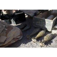 Obus de mortier de 60 mm trouvés dans une cache d'armes lors de l'opération Vignemale dans l'Adrar Dourit.