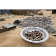 Munitions de calibre 7,62 mm et 14,5 mm trouvées dans une cache d'armes détectée lors de l'opération Vignemale, dans l'Adrar Dourit.