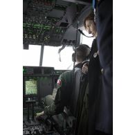 Visite de l'avion C-130-J-30 à Orléans-Bricy.