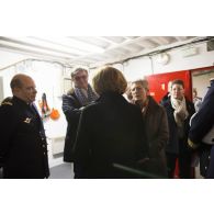 Visite du bunker d'apprentissage pour la sécurité incendie du Centre d'instruction naval (CIN).