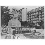 Cérémonie de commémoration du 11 novembre au monument aux morts d'Alger.