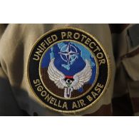 Ecusson et insigne de la mission Harmattan de la base aérienne de Sigonella avec l'inscription de l'opération OTAN 