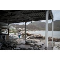Ruines du port de plaisance de Anse Marcel sur l'île de Saint-Martin, aux Antilles.