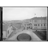 Verdun, hôpital militaire, vue générale. [légende d'origine]