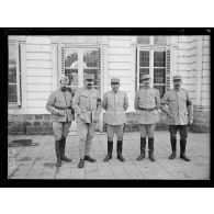 Visite d'une délégation militaire japonaise en Artois, novembre 1915.