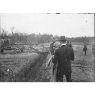[Appareil Delaunay-Belleville pour le passage des tranchées. Vincennes, 4 mars 1916.]