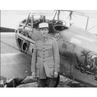 Groupe d'aviateurs. Revue par le général Duval.
