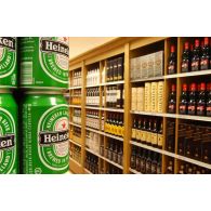 Rayons de boissons alcoolisées au magasin Ecopex du Belvédère.