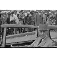 Visite du général de Gaulle à Saïda le 27 août 1959. Cérémonie d'inauguration dans le département de Saïda entre le 1er janvier 1956 et le 31 décembre 1957.