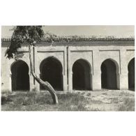 Mosquée et marabout de Sidi Chiker. [légende d'origine]