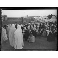 Rabat. Fête de l'Achoura, premier de l'An arabe. La foule à la fête. [légende d'origine]