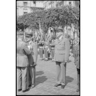 Commémoration du 8 mai 1945. Prise d'armes au Plateau des Glières à Alger.