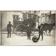 Saumur 1913 - Loudun - Départ pour la gare. [légende d'origine]