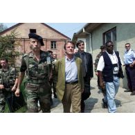 Activités des militaires français (et étrangers) de la KFOR ( Kosovo force) du 30 juillet au 16 octobre 2000.