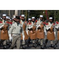 Défilé des pionniers de la Légion étrangère sur les Champs-Elysées, lors du défilé militaire du 14 juillet 2018 à Paris.