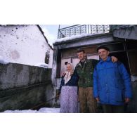 Les propriétaires bosniaques des lieux où sont installés les soldats du 21e RIMa.
