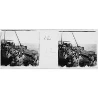 [La vie des soldats embarqués sur le paquebot La Provence à destination des Dardanelles en février 1915].