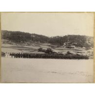 [Corée, 1890. Revue de l'armée du pays de Choseon, ou Gaoli].