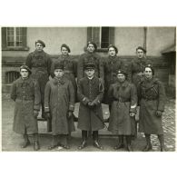 Photographie de groupe du 39e RARF au quartier des Vallières.