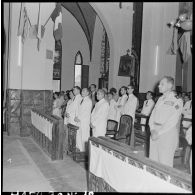 Les autorités militaires et civiles au cours de la messe organisée à la cathédrale Saint-Joseph pour célébrer la Fête nationale de Jeanne d'Arc et du patriotisme.