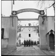 L'école des élèves aspirants ou CIEO (Centre d'instruction des élèves officiers) de Cherchell à la caserne Dubourdieu à Alger.