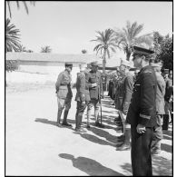 La campagne de Tunisie : tournée d'inspection en Algérie et en Tunisie du général d'armée Henri Giraud, commandant en chef civil et militaire.