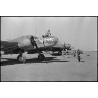 Départ en mission de bombardiers Glenn Martin 167 F à l'école de l'Air de Marrakech.