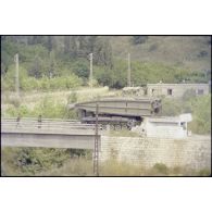 Les blindés israéliens sur le pont du Litani lors de l'opération 