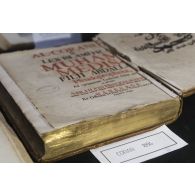 Exposition d'un exemplaire ancien du Coran d'Abraham Hinckelmann (1694) à la bibliothèque de tradition de l'école spéciale militaire (ESM) de Saint-Cyr Coëtquidan.