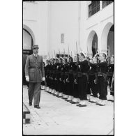 Réception de l'amiral britannique Andrew Cunningham au palais d'Eté à Alger.