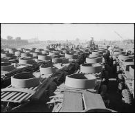 Stock de remorques démontées à la chaîne de montage de matériel américain de Casablanca.