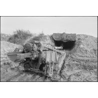 Mise en batterie d'une pièce de 155 mm M-F3 du 68e RA, Beyrouth.