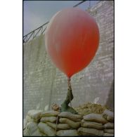 Lancement d'un ballon-sonde au 68e RA, Beyrouth.