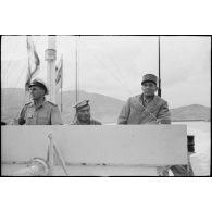 Le général à bord de la vedette rapide arborant le fanion est ramené à Bastia après sa visite de l'île d'Elbe.<br>