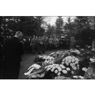 A Bonn, la fin de la cérémonie des obsèques du lieutenant-colonel Walter Koch.
