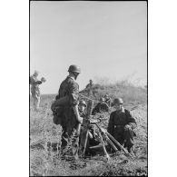 Manoeuvres d'une section de mortier d'infanterie 10 cm NbW. 35 (10 cm Nebelwerfer 35).