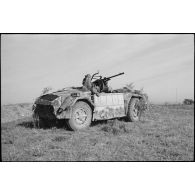 Le Gruppo Arditi Camionettisti Italiani doté de camionetta AS 42 équipées d'un canon Breda da 20/65.