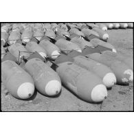En Grèce, activités de l'unité de bombardement I ou II./Lehrgeschwader 1 : stocks de bombes.