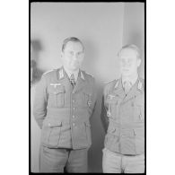 Le major von Saldern et le lieutenant Heinz Taddicken de la 22 Infanterie-Division.