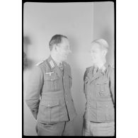Le major von Saldern et le lieutenant Heinz Taddicken de la 22 Infanterie-Division.