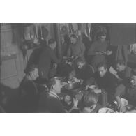 [Trèves, 1940-1945. Le repas des prisonniers de guerre du stalag XII-D].