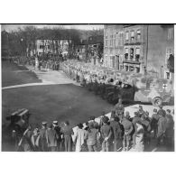 La 1re section sanitaire de volontaires américains (SSVA) arrive à Vic-sur-Seille, PC de la 4e armée.