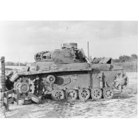 Plan général de profil d'un char allemand Pz-III détruit à Ambresin.