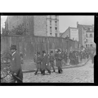 Paris 10 juin 1916. Obsèques de M. Emile Faguet. La famille. [légende d'origine]