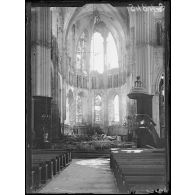 Essômes-sur-Marne (Aisne). L'intérieur de l'église. [légende d'origine]