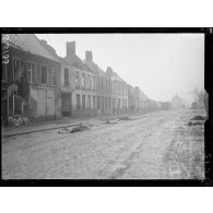 Roulers, Belgique. Maisons détruites rue de Menin. [légende d'origine]