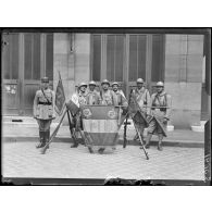 [Paris 13 juillet 1919. Mairie du 6e arrondissement. Drapeau du 38e régiment d'infanterie.]