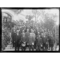 Arrivée du nouveau gouvernement d'Elefthérios Vénizélos à Salonique en Grèce, en octobre 1916. Conditions de vie des prisonniers bulgares dans le port de Mikra (ou Mikre).