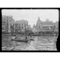 Salonique. 9 octobre 1916. Aspect de la ville et du quai pendant la fête. 9 octobre 16. [légende d'origine]