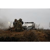Des soldats britanniques tirent un missile Next generation Light Antitank Weapon (NLAW) sur le champ de tir de Tapa, en Estonie.